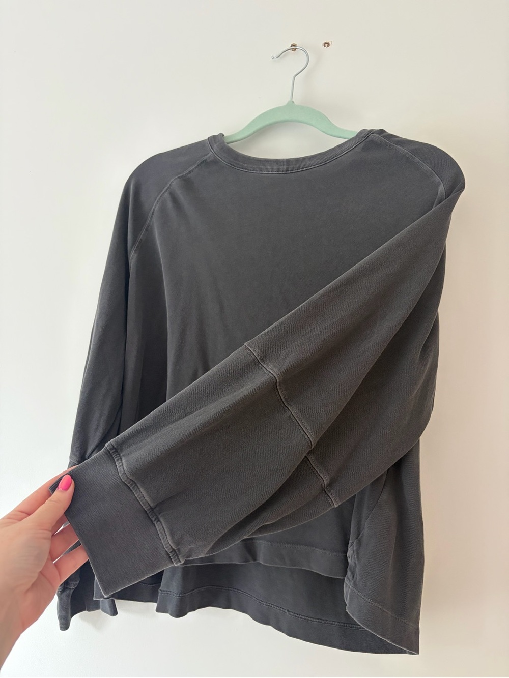 Relaxed Long Sleeve Raglan T-Shirt - Picture 6 of 10